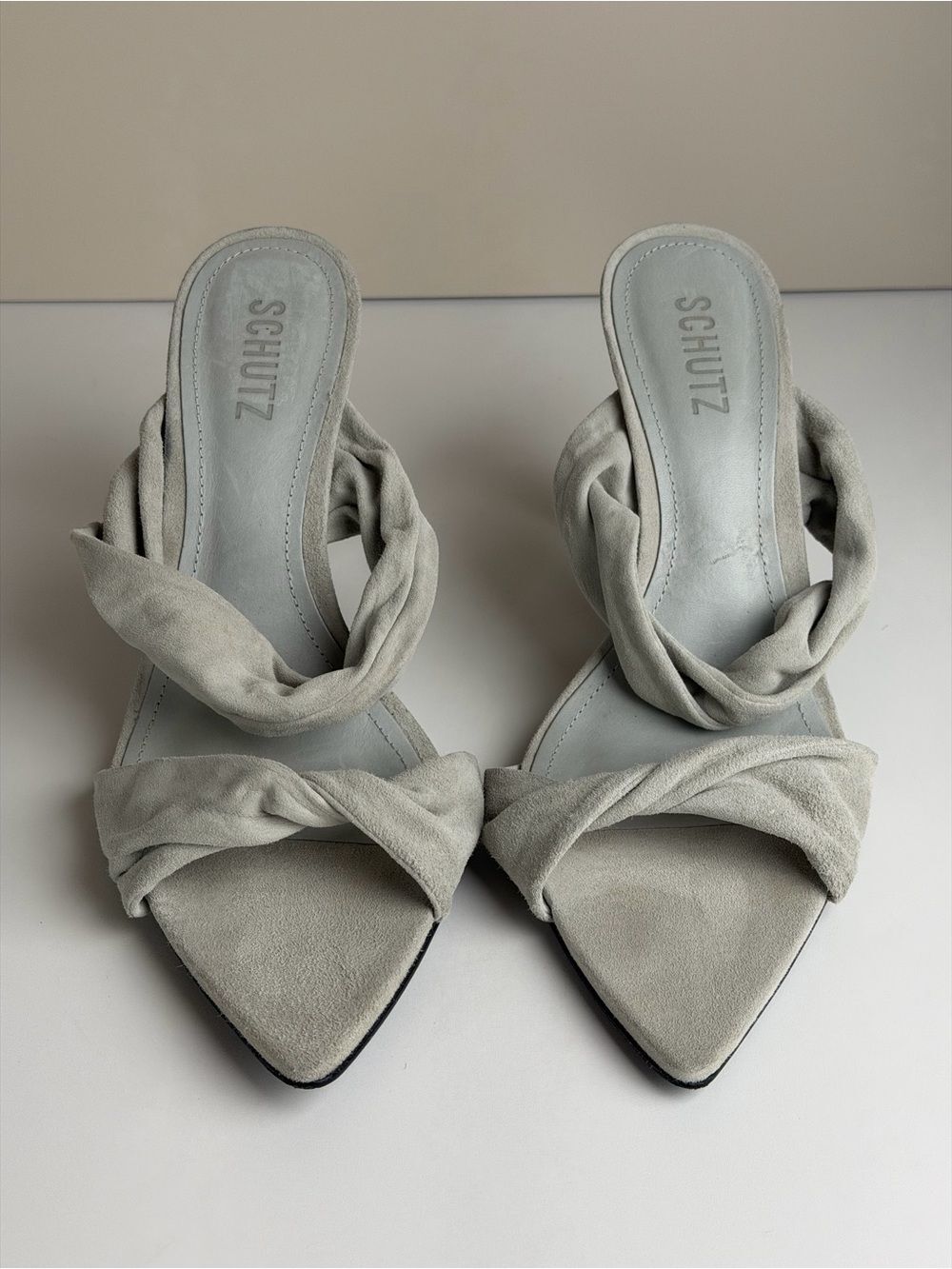 Schutz Meline Suede Knotted Mule Heels Light Gray Pointed Toe Sandals Size 7.5 - Picture 2 of 10
